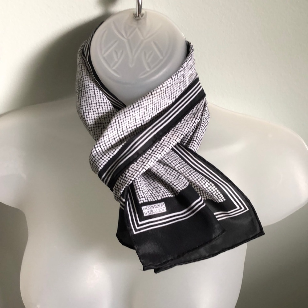 VTG Robinson Golluber Oblong Elegant Scarf
